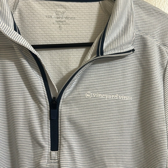 EUC Vineyard Vines Boys Striped Performance Sankaty Quarter Zip Pullover XL (18) - Picture 2 of 5